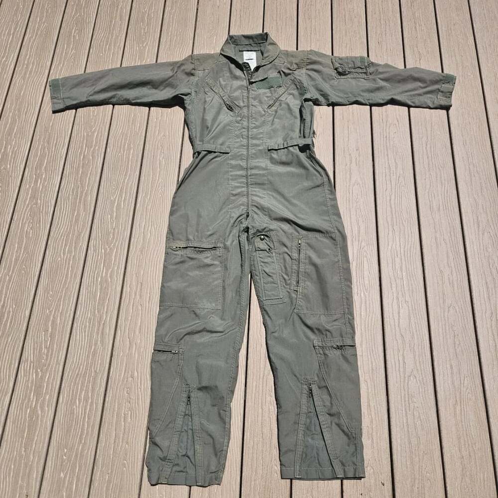 Vintage US Military CWU-27/P Sage Green Flying Coveralls Flight Suit 42L